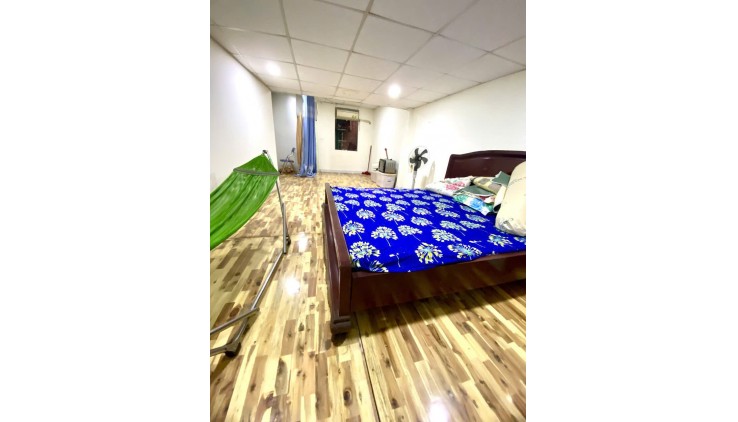 Hàng Hot: Nhà Mặt tiền 1 trệt 1 lửng, 65m2, Ô Tô Ngủ trong nhà CHỈ CÓ 4,9 tỷ. Đường Huỳnh Thị Hai, Quận 12